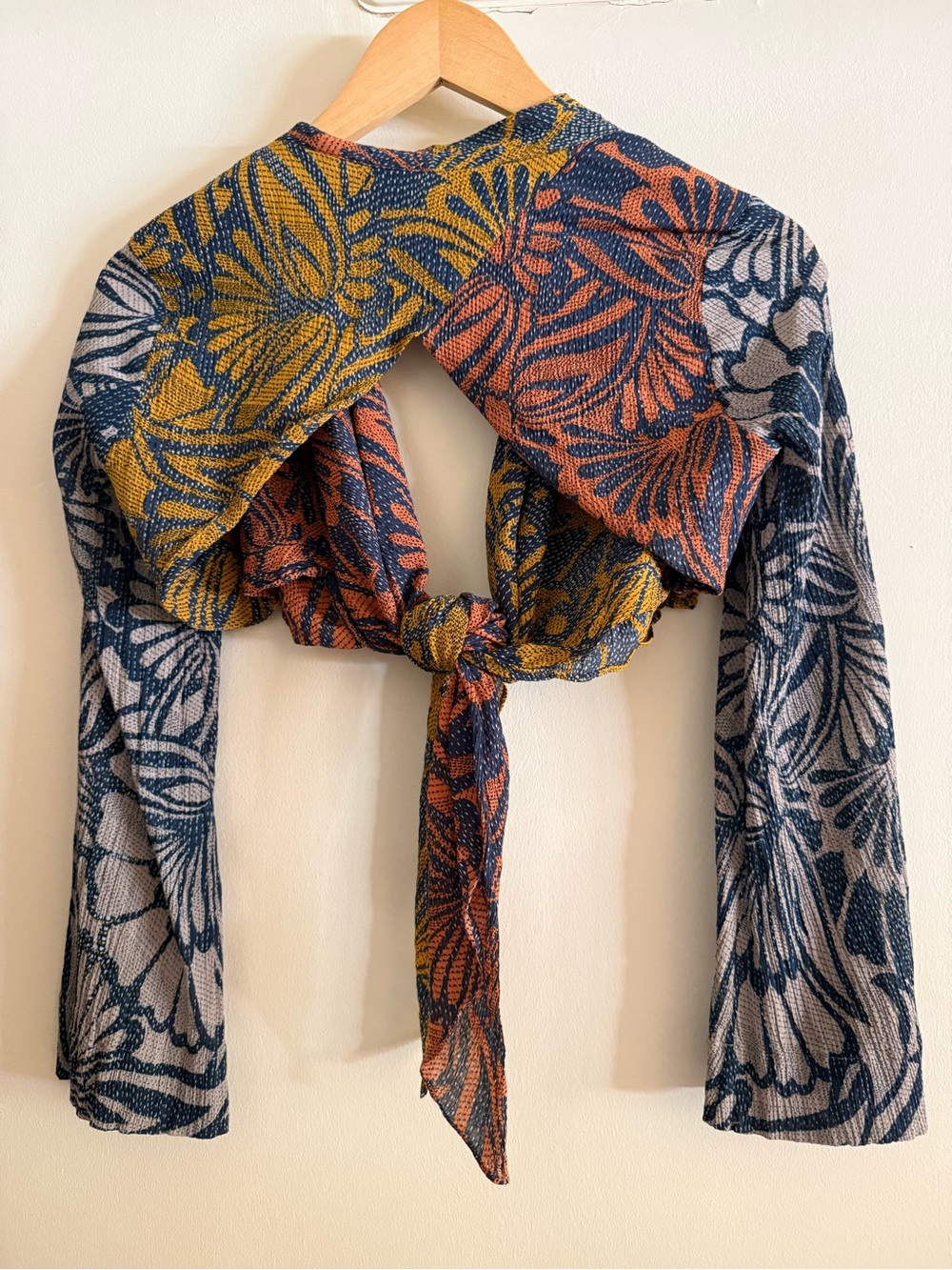 BCBGMaxAzria Rare 2 Piece Set Floral Vacation Festival Wide Leg Pants & Tie Top - Picture 6 of 15